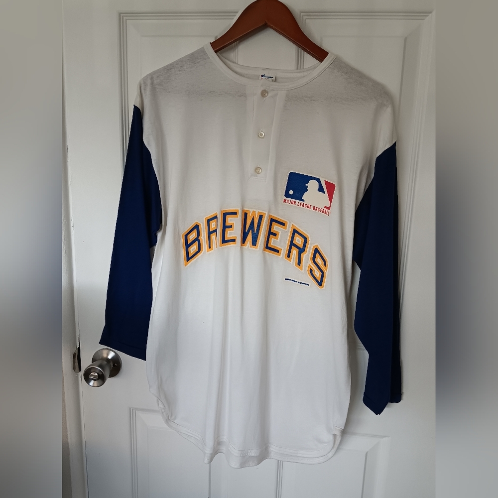 Vintage 1980s Milwaukee Brewers shirt